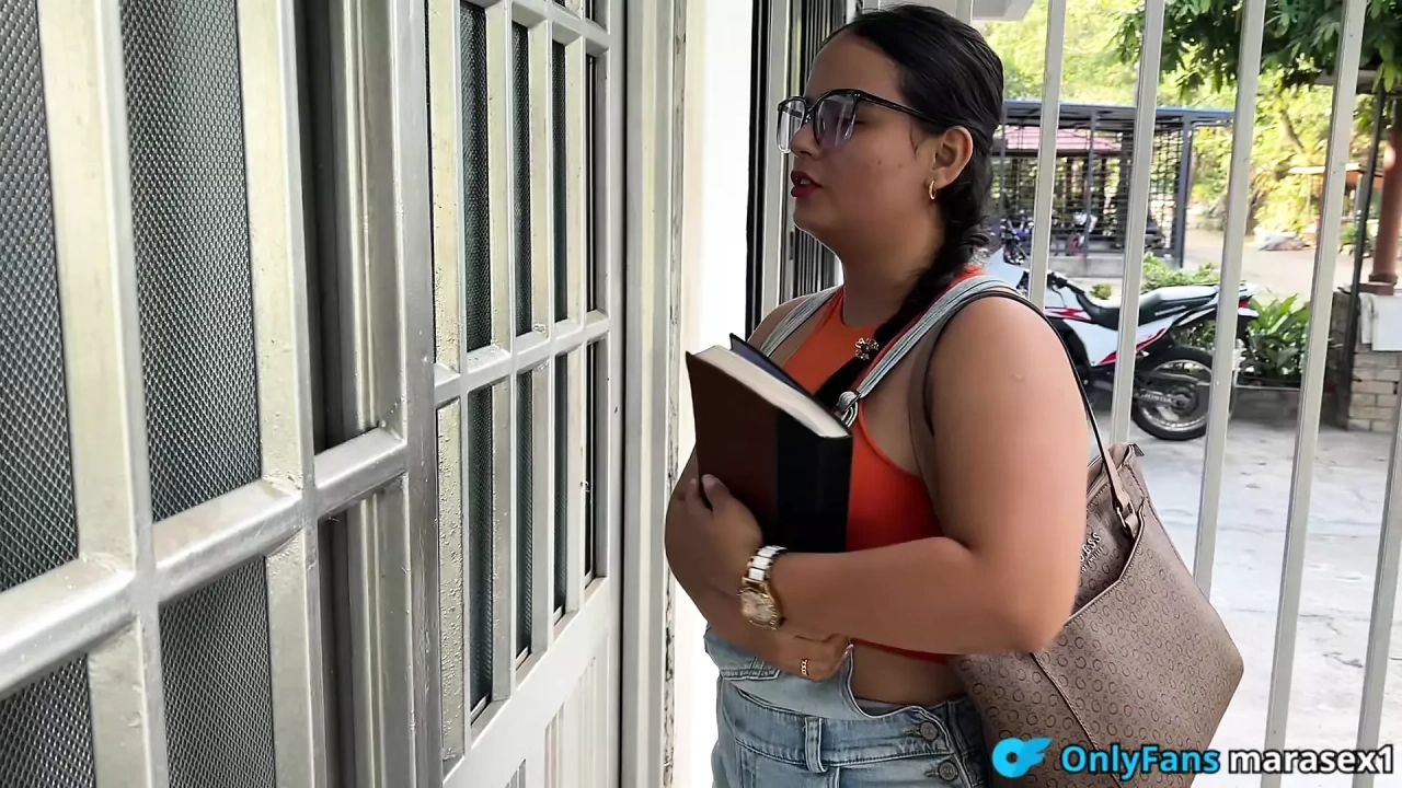 Büyük kalçalara dayamak gibisi yok